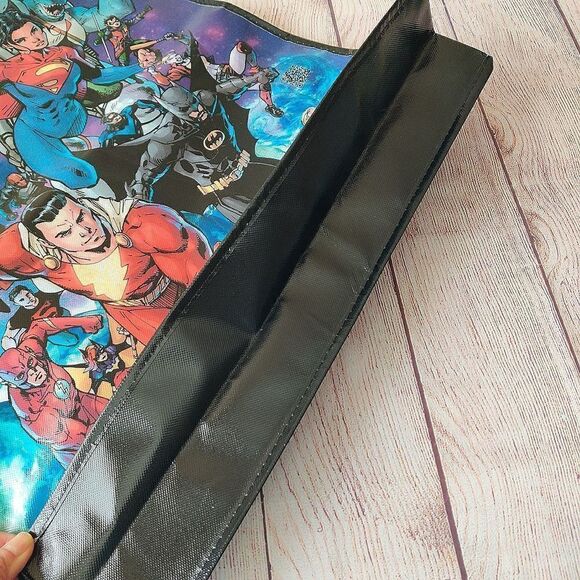 2022 Comic Con DC superhero swag bag with adjustable strap - Picture 4 of 9